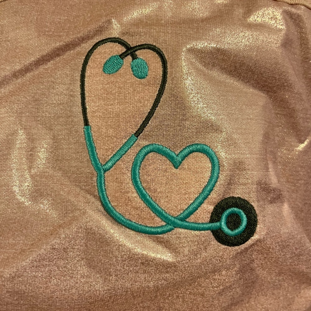 NWT/BAG Thirty-one blush rose metallic lunch thermal. With stethoscope on front
